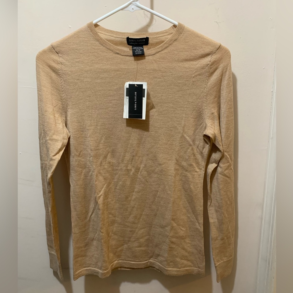 Lord and Taylor merino wool crew neck sweater NWT
